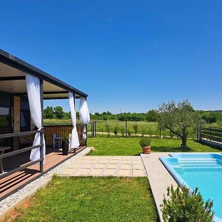 Small Casa de Férias Manjadvorci